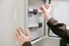Arbeiten am Sicherungskasten