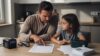Vater und Tochter erstellen gemeinsam einen Notfallplan für die Familie